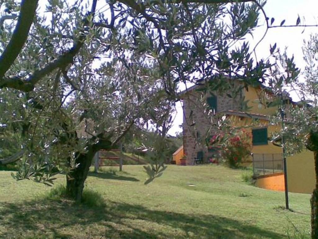 Hostal Il Poggio Delle Ginestre Torgiano Exterior foto