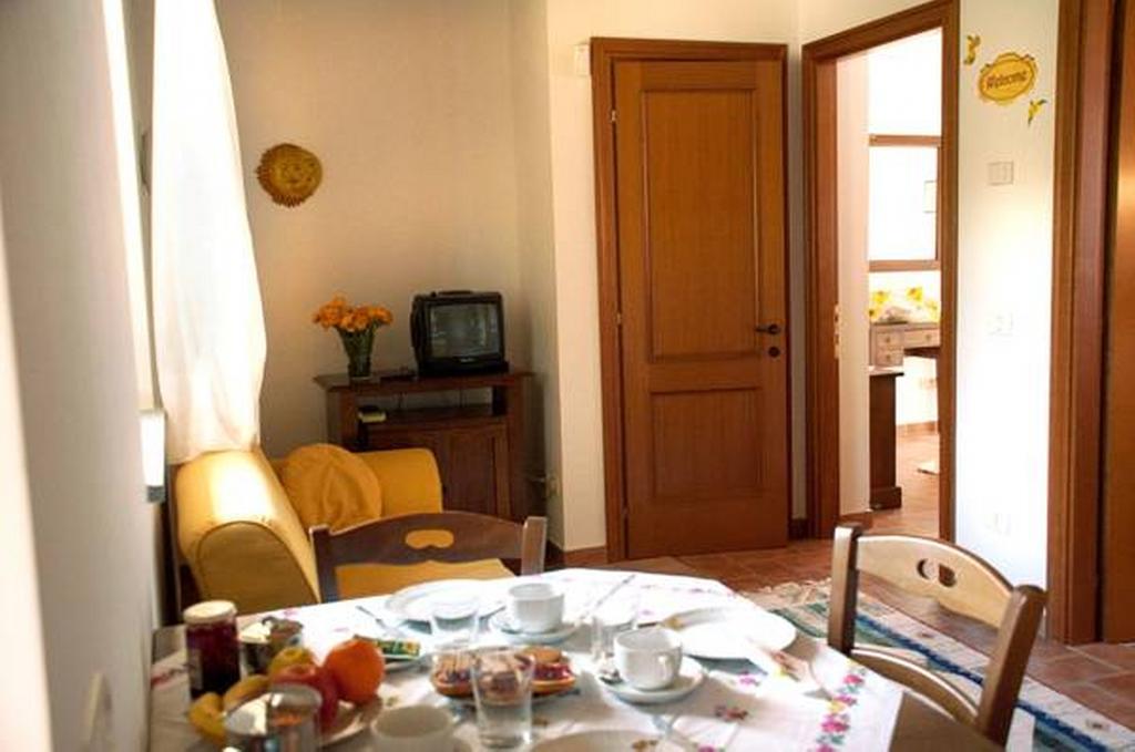 Hostal Il Poggio Delle Ginestre Torgiano Exterior foto