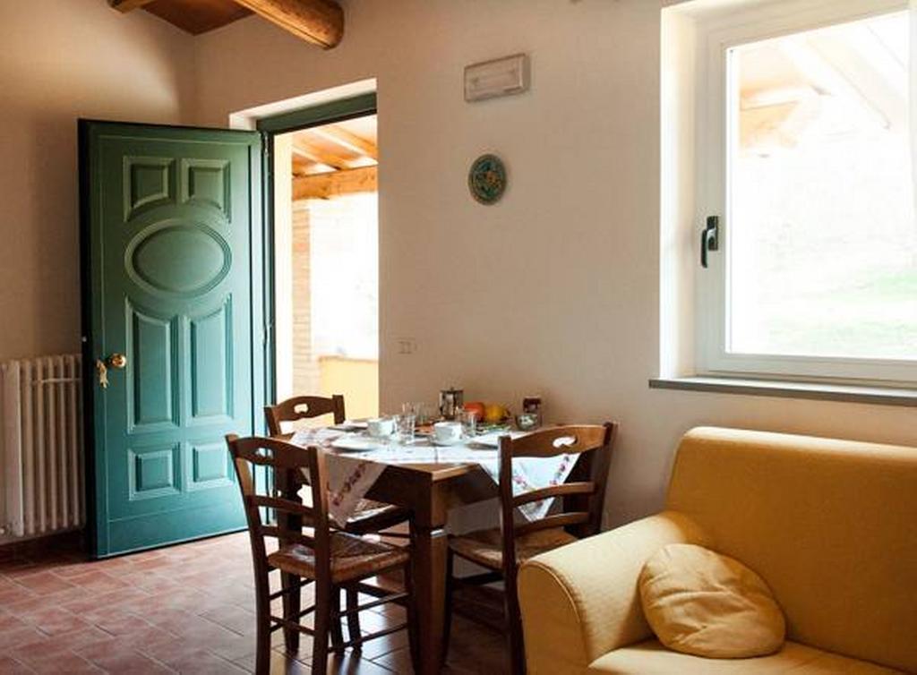 Hostal Il Poggio Delle Ginestre Torgiano Exterior foto