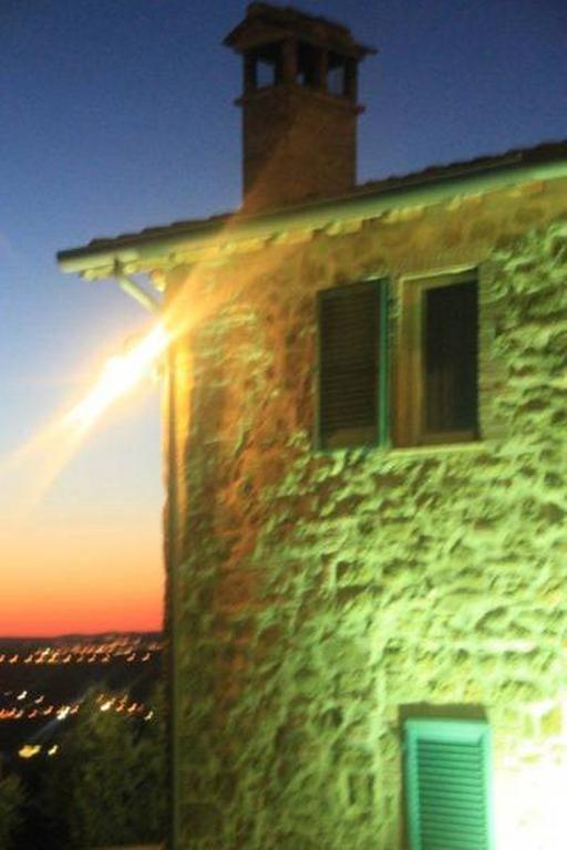 Hostal Il Poggio Delle Ginestre Torgiano Exterior foto